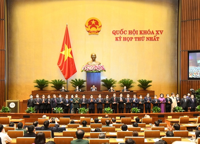 Các thành viên Chính phủ ra mắt trước Quốc hội. Ảnh: VPQH