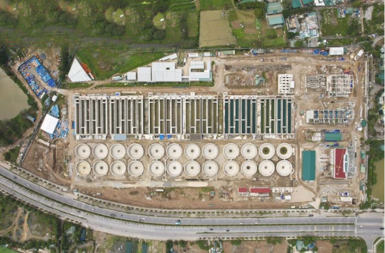 Nhà máy xử lý nước thải Yên Xá có tổng vốn đầu tư 16.300 tỷ đồng với 84% là nguồn vốn ODA Nhật Bản. Nhà máy được khởi công xây dựng năm 2016 và dự kiến hoàn thành năm 2022. (Ảnh:ITN)
