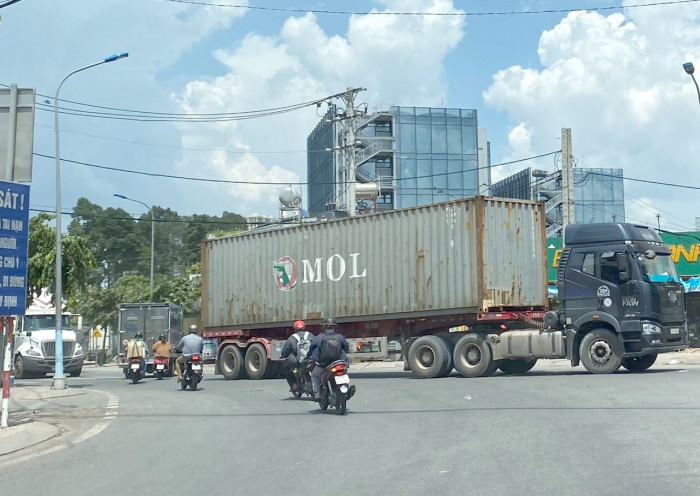 Từ 5/11, xe container bị cấm chạy vào 2 tuyến đường trung tâm TP.HCM (Ảnh: Internet)
