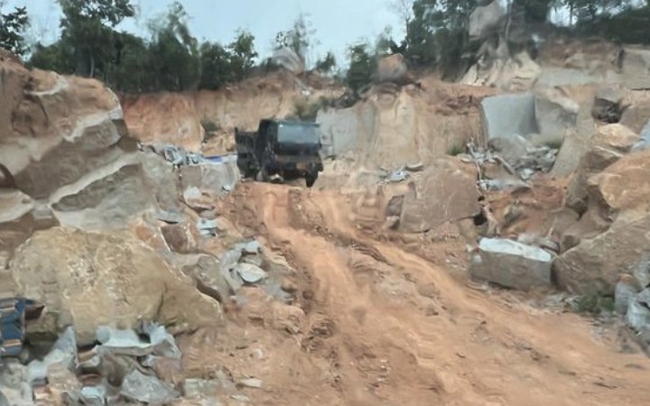 Hoạt động khai thác khoáng sản ở huyện Cam Lâm
