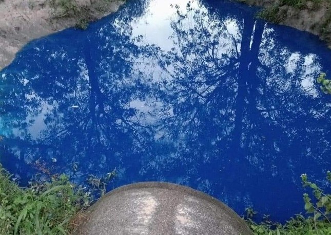 Khu vực phát hiện nước thải màu xanh bất thường

