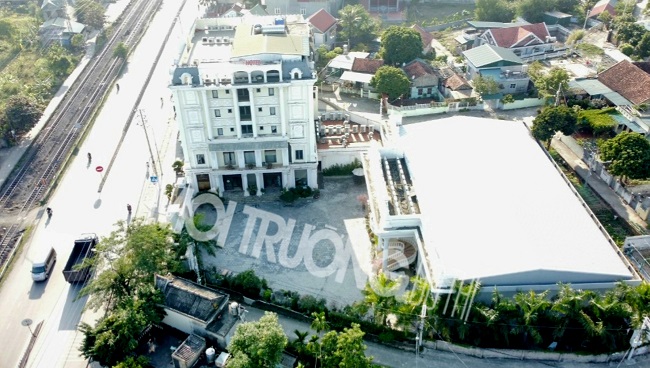 Lợi dụng chính sách, Công ty Thịnh Phát – Group đã ‘hô biến’ khu đất vàng được quy hoạch xây dựng lại nhà chung cư mới thành công trình Khách sạn – Nhà hàng.
