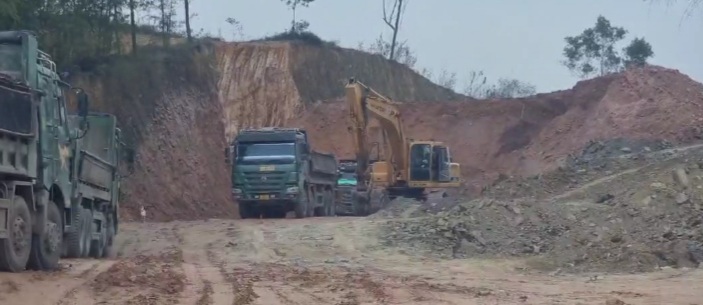 Khu vực khai thác đất phục vụ dự án làm đường tránh Thanh Đông - Thanh Hà.
