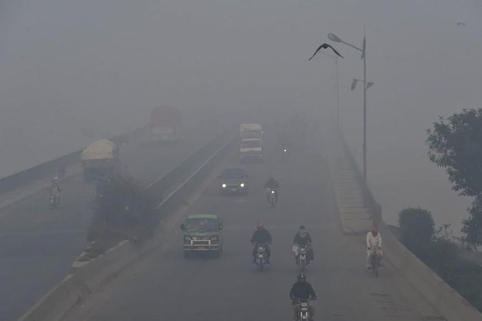Ô nhiễm không khí tại Lahore, Pakistan cao ở mức báo động khi nó ảnh hưởng tới các chuyến bay, các tuyến đường và đặc biệt là sức khỏe người dân. Ảnh: Getty Images
